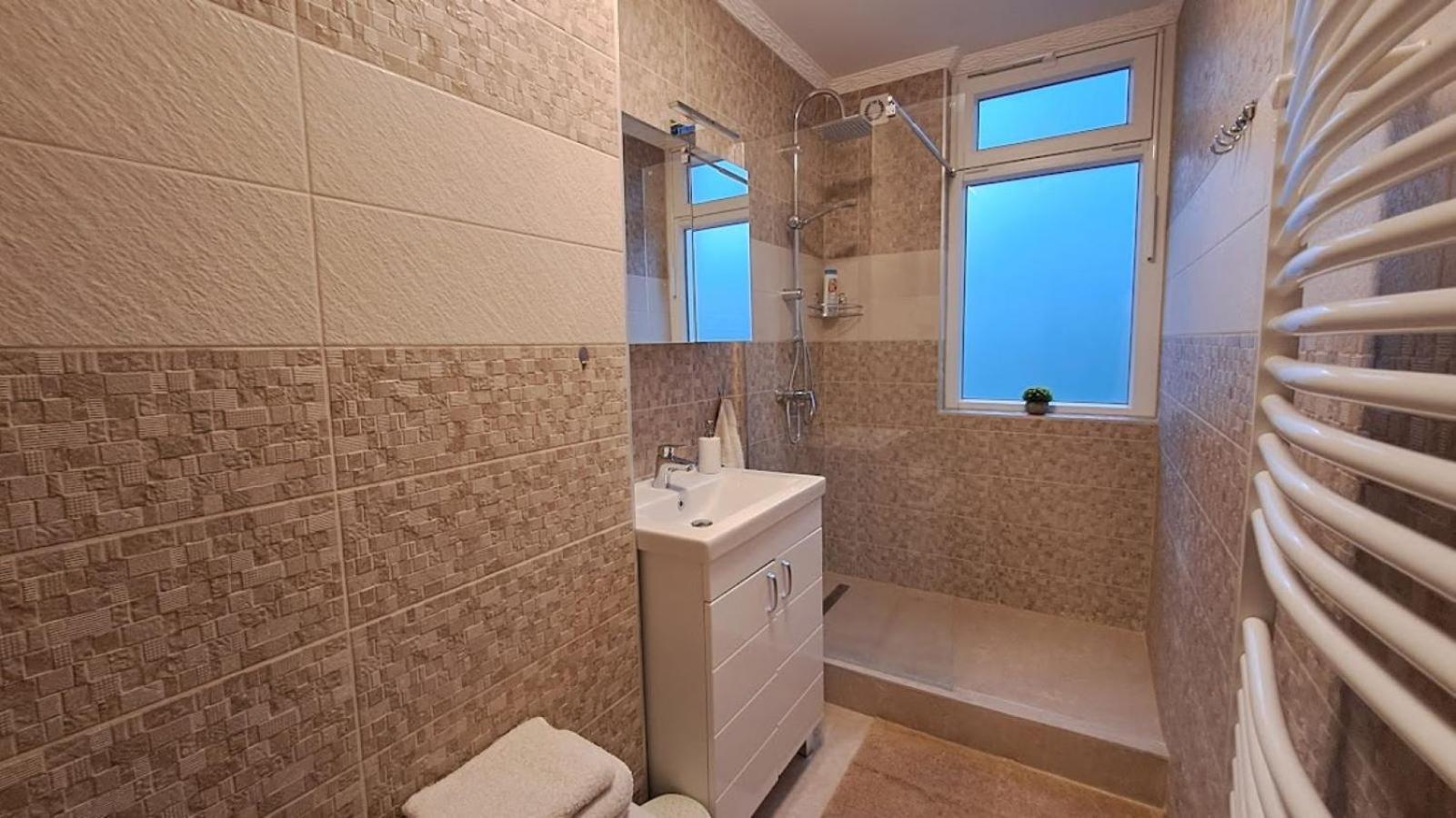 Szilfak City Apartman Hajdúszoboszló Exterior foto
